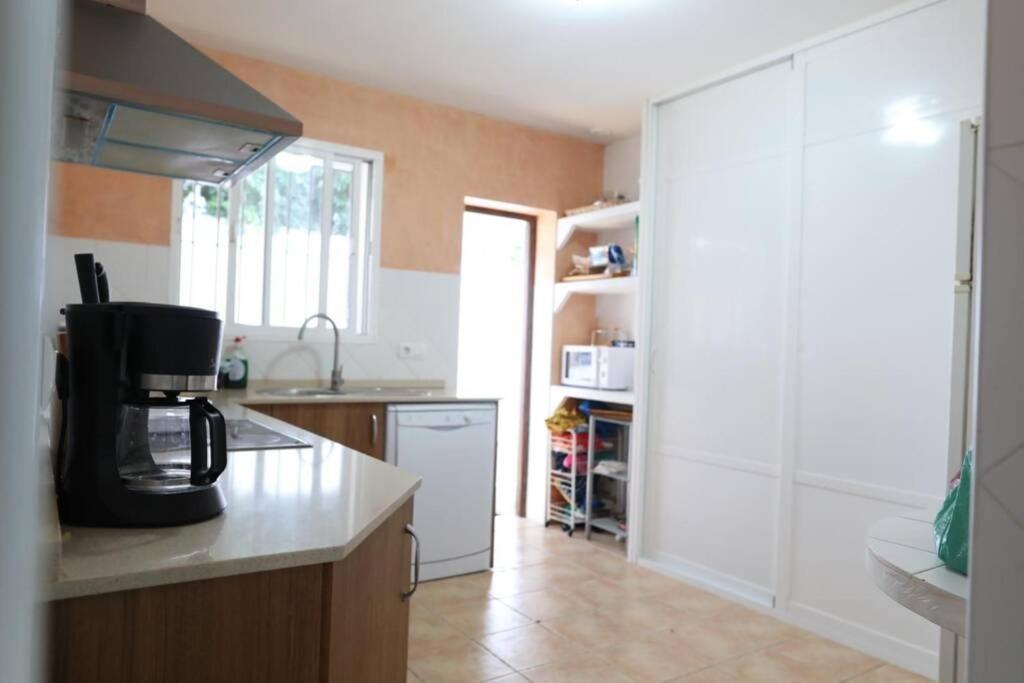 Chalet Con Piscina, Amplio Jardin Y Aire Acondicionado 치클라나 데 라 프론테라 외부 사진