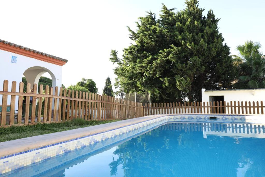Chalet Con Piscina, Amplio Jardin Y Aire Acondicionado 치클라나 데 라 프론테라 외부 사진