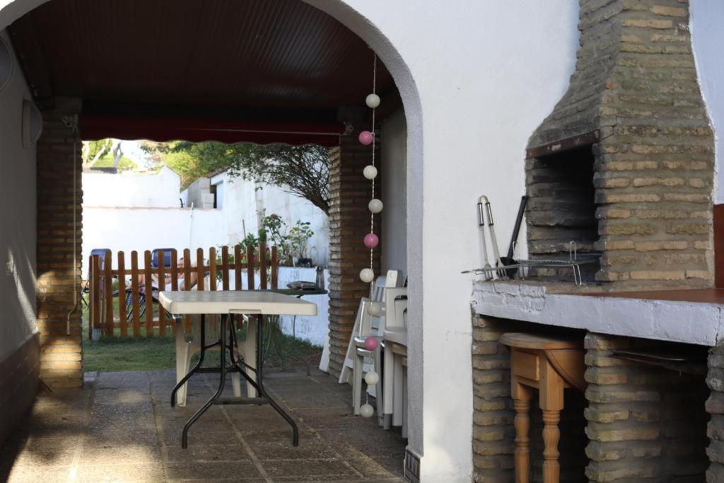 Chalet Con Piscina, Amplio Jardin Y Aire Acondicionado 치클라나 데 라 프론테라 외부 사진